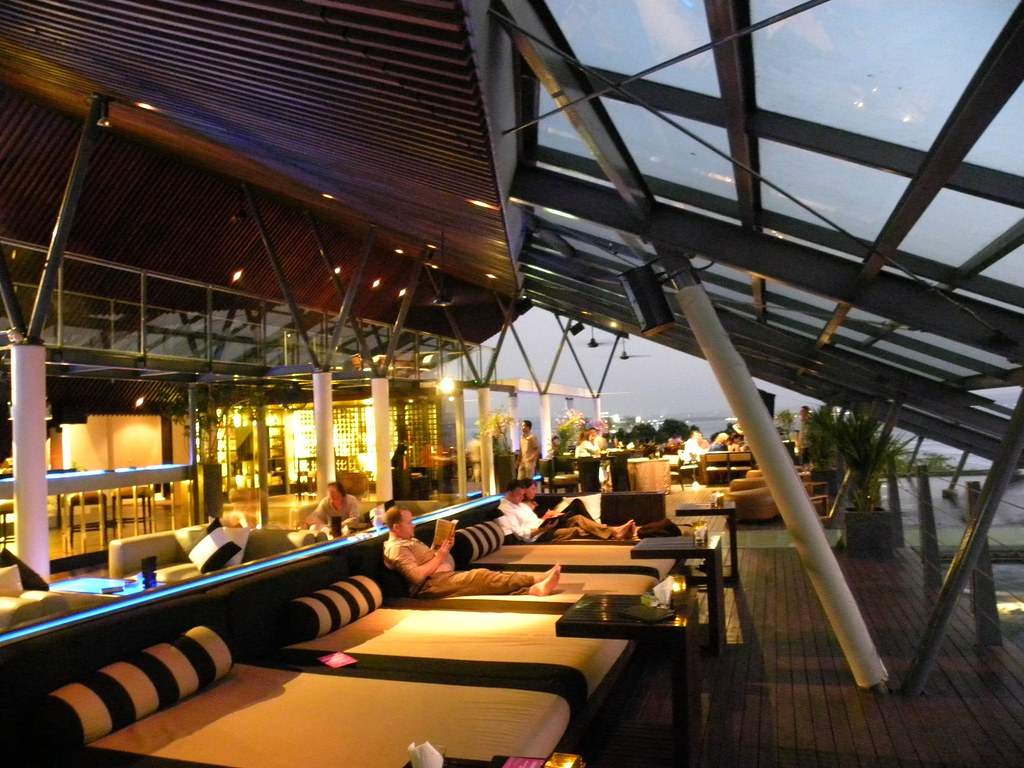 Seminyak: Chic Bars and Stylish Lounges